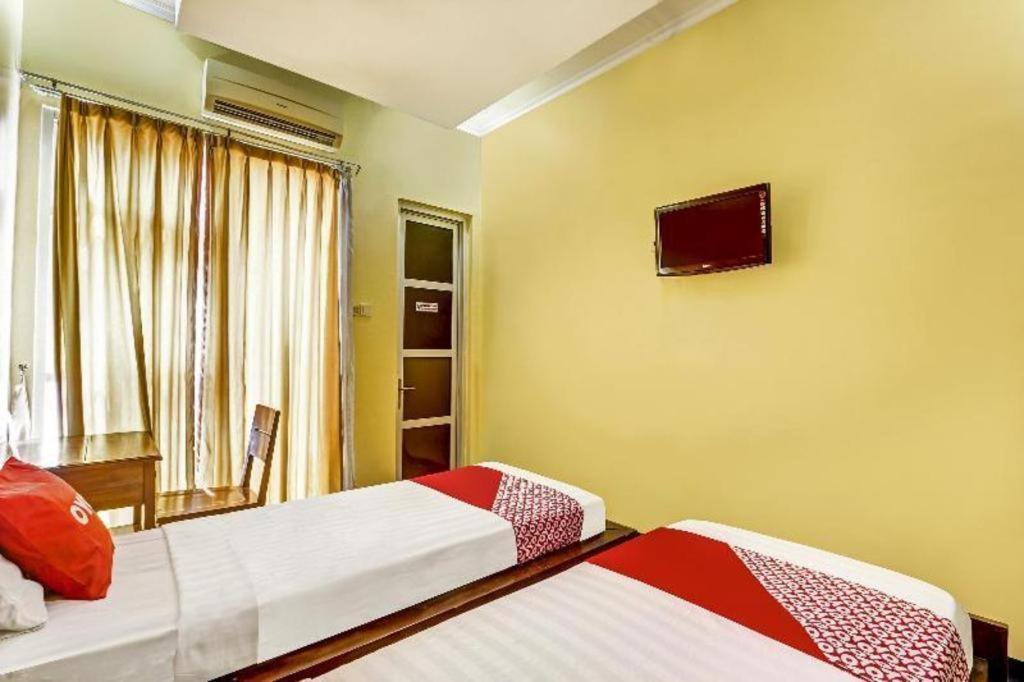 Oyo 91036 Hotel Simpang Lima Gkpri Semarang Extérieur photo